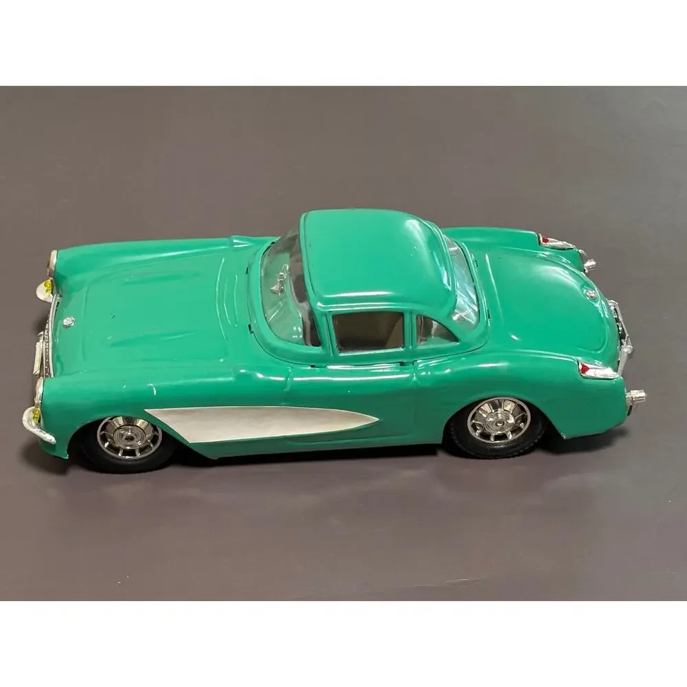 Luxe Car Vintage Cascade Green 1957 Corvette Hardtop Friction 1:18 Tin